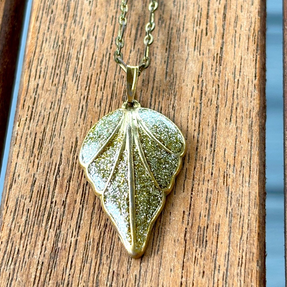 Gold Leaf Pendant Necklace by After Thoughts Vibtsge Costume Jewelry Maker 80’s